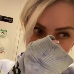 Vizinha envia bilhete para influencer exigindo que não use roupas curtas