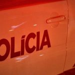 Dupla é presa com maconha e R$ 4 mil em carro em Maringá