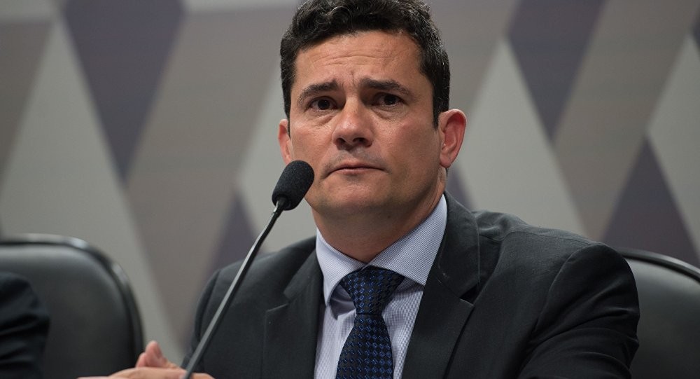 O ex-ministro da Justiça, Sergio Moro, é maringaense, nascido no dia 1 de agosto de 1972.
