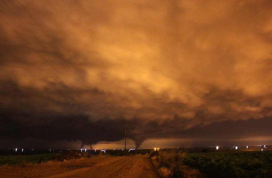 De fenômenos raros a temporais: Veja registros do céu de Maringá