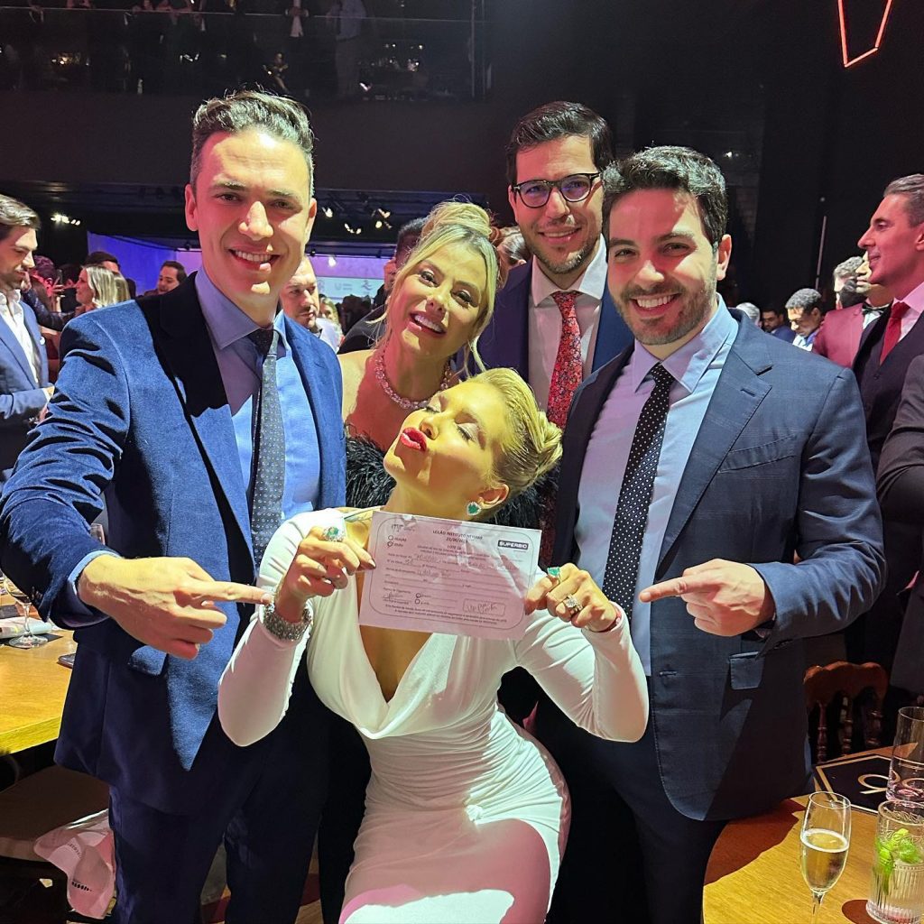 Médico de Maringá dá lance surpreendente e arremata prêmio em leilão de Neymar Jr