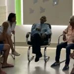 Velorio-sem-caixao-Corpo-de-idoso-e-velado-sentado-numa-cadeira-em-Goias