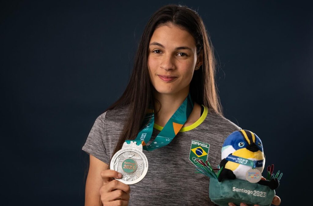 claralimatkd_1698425087_3222945690358984742_1418979981-1