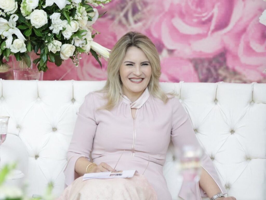 bispakeilaferreiraadmiradores_1649036978_2808648203895492915_4855828578