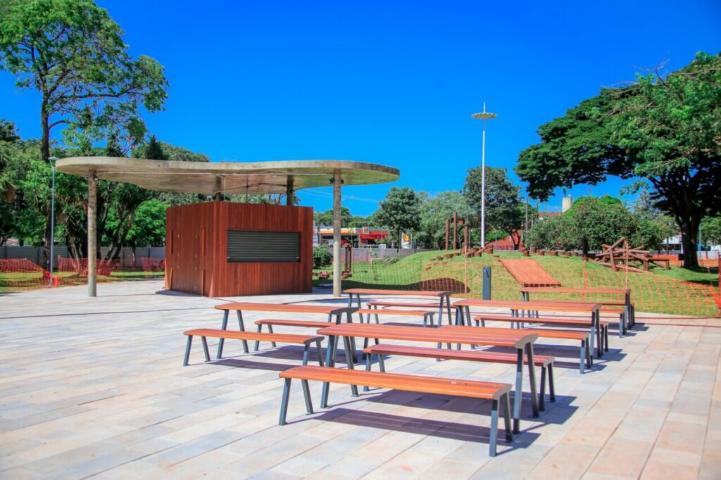 26128833-7f34-4b17-bce9-cf22798bc0a2