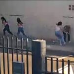 moca-e-vitima-emboscada-esfaqueada-por-tres-adolescentes-em-sarandi-video-registra-a-agressao