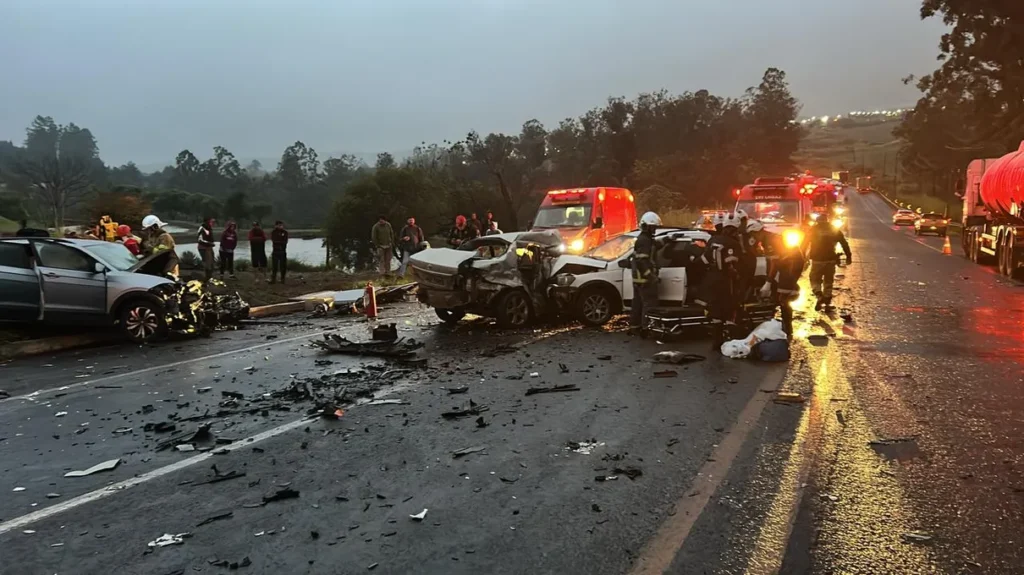 Equipes-do-Corpo-de-Bombeiros-e-do-Servico-de-Aten-00990987-0-202505281827-ScaleDownProportional