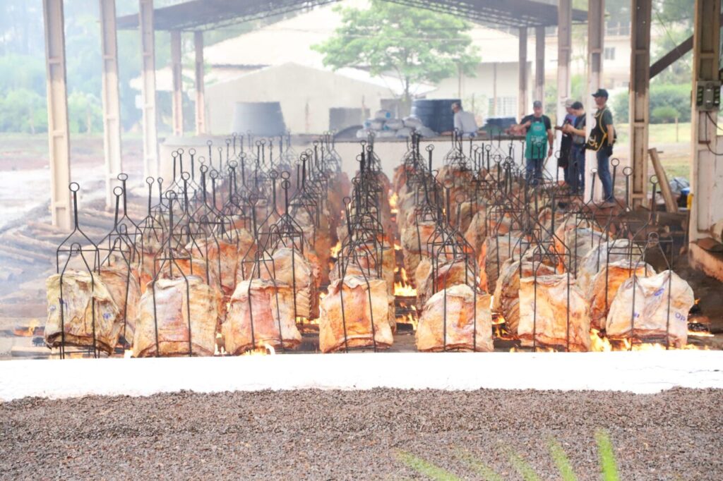Calendário turístico: Campo Mourão, na região Noroeste, promove muita gastronomia com o 35º Costelão de São José. Foto: Diocese de Campo Mourão