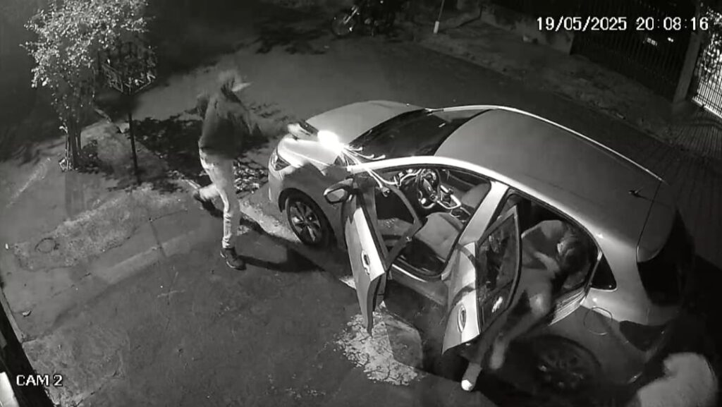 homem-e-executado-a-tiros-em-sarandi-cameras-registram-acao-criminosa-7