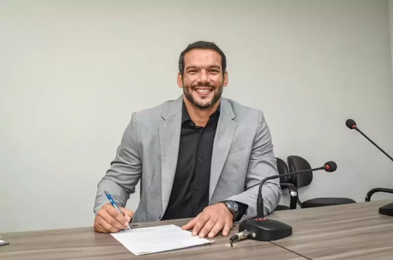 samir_xaud-1hrub211xh836