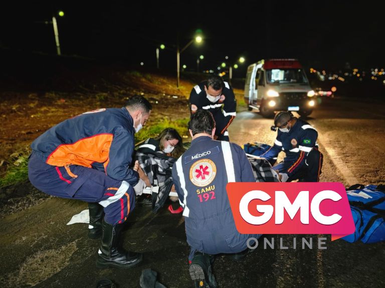 Vídeo árvore cai e atinge caminhonete em movimento no centro de Maringá (3)