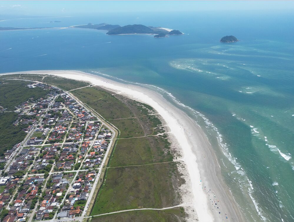 pontal do paraná entre as melhores praias