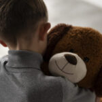 imagem-nao-explicita-de-abuso-de-criancas