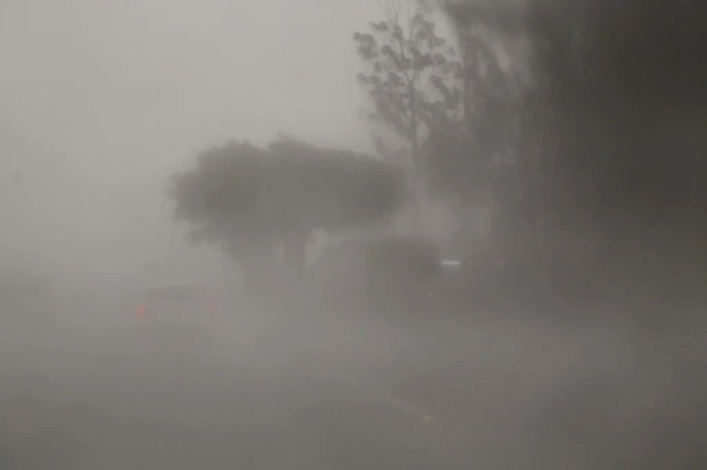tempestade intensa atingindo o paraná